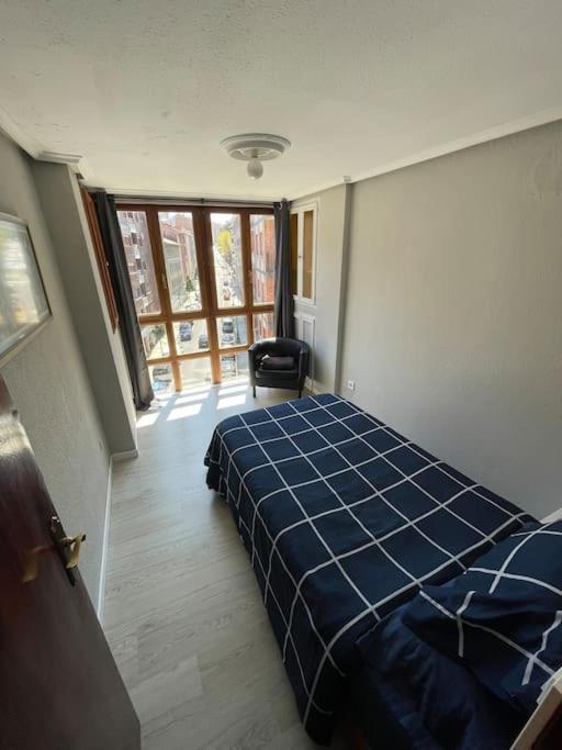 Paraguas Guesthouse Oviedo Bagian luar foto