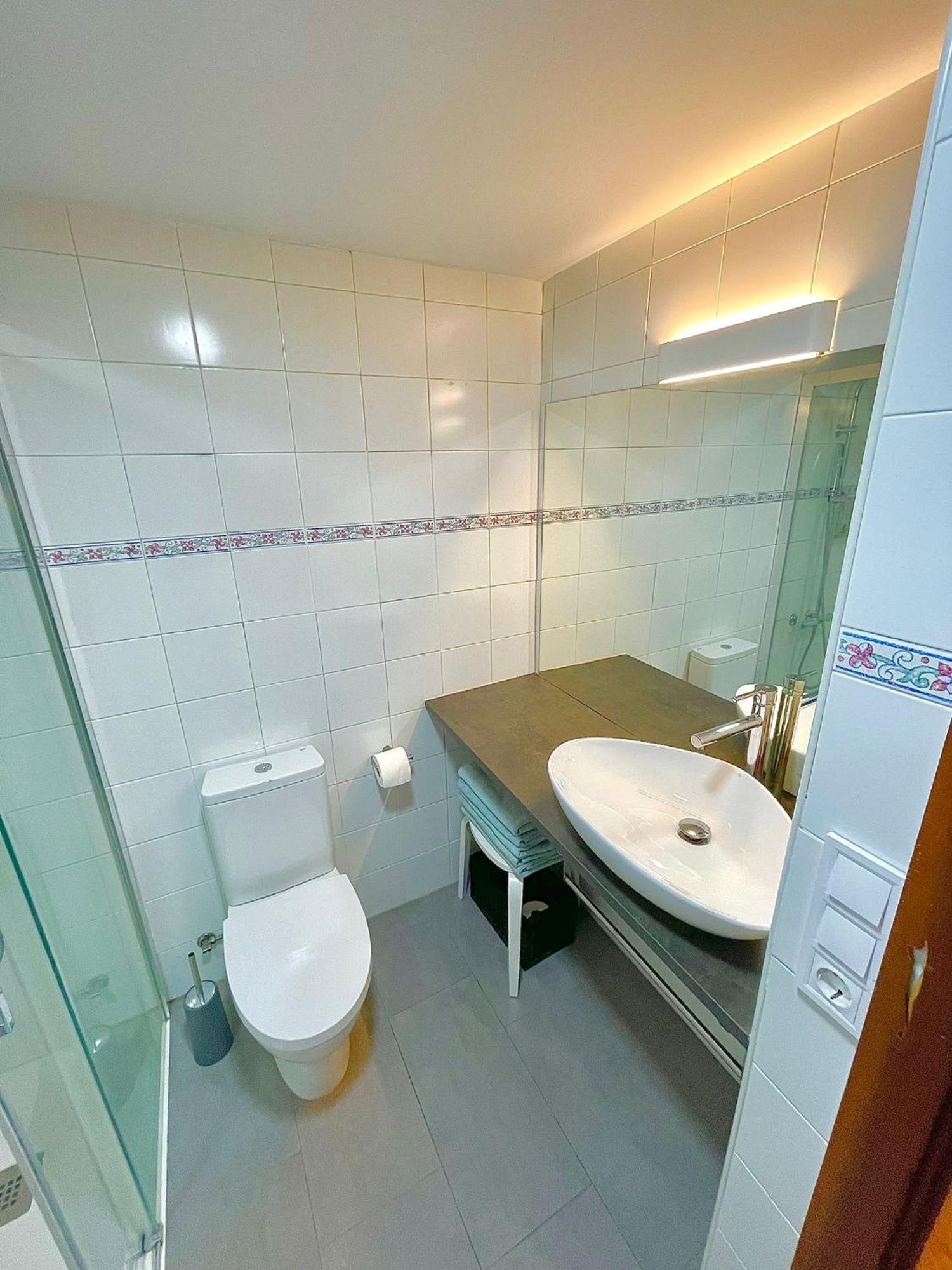 Paraguas Guesthouse Oviedo Bagian luar foto