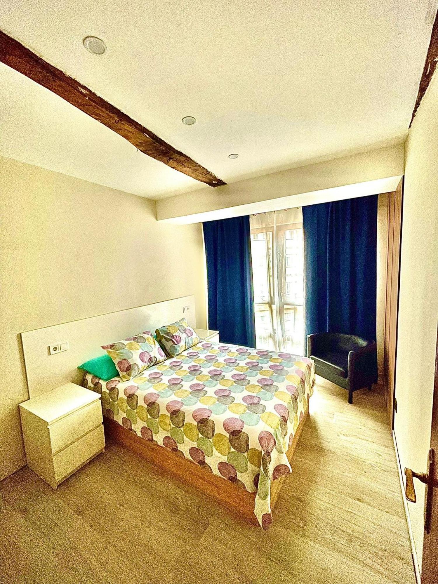 Paraguas Guesthouse Oviedo Bagian luar foto